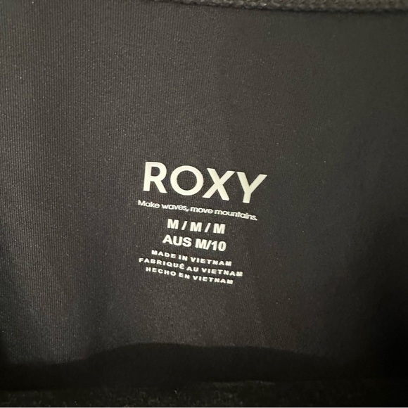 Roxy Women’s Black Long Sleeve UPF 50+ Essentials Zippered Jacket Sz M NWT - Picture 4 of 10